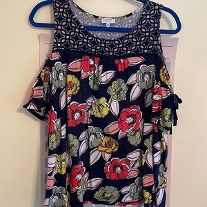 crown & ivy navy cold shoulder top with floral print